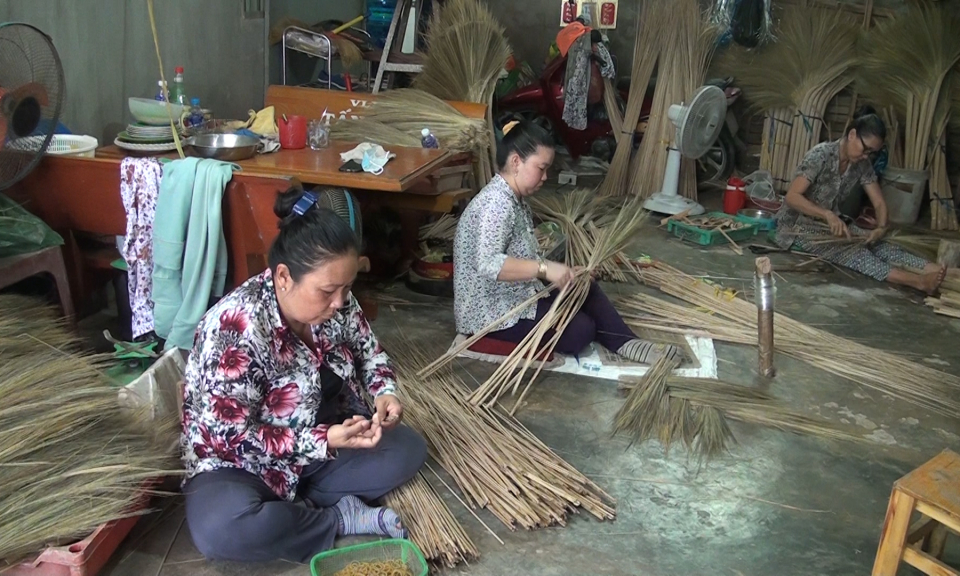 Nghề bó chổi ở Đức Hòa