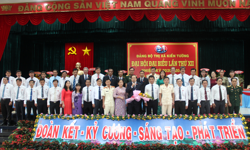 Ông Nguyễn Minh Lâm tái đắc cử Bí thư Thị ủy Kiến Tường lần thứ XII, nhiệm kỳ 2020 – 2025