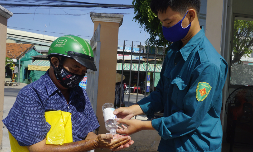 Mỗi người dân phòng chống dịch bằng những việc làm thiết thực