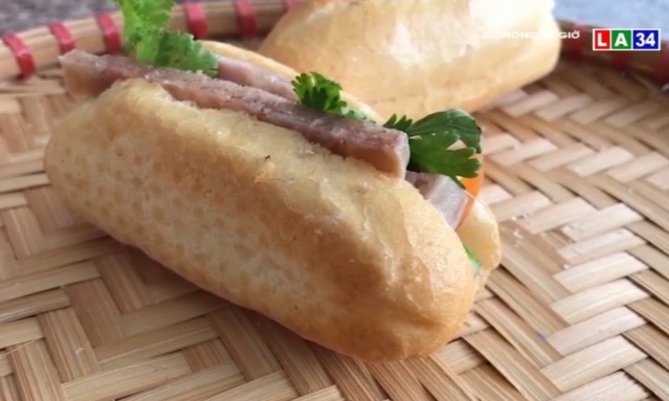 Bánh mì tí hon của cô giáo mầm non