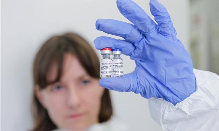 Lý giải những hợp đồng hàng tỉ USD mua trước vaccine COVID