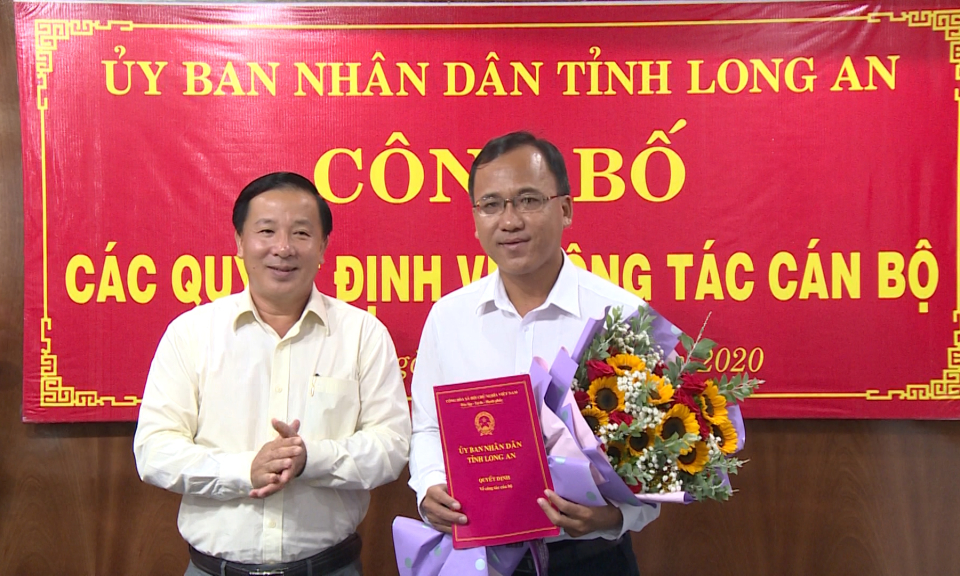 Trao quyết định bổ nhiệm cán bộ