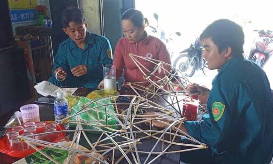 Bến Lức: Tặng đèn Trung thu, chắp cánh ước mơ