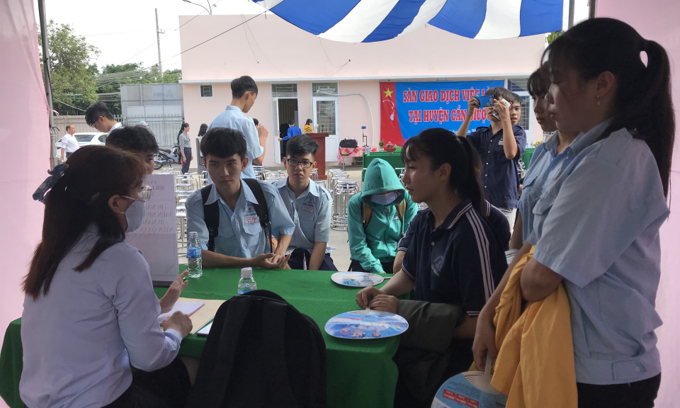 Sàn giao dịch việc làm Cần Giuộc năm 2020