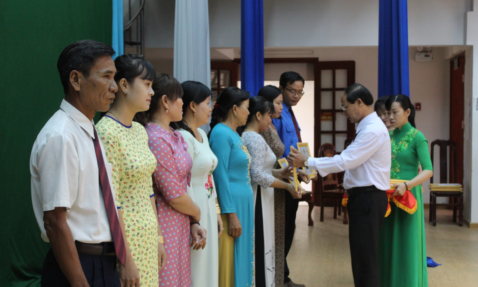 Đức Huệ: Tổng kết 05 năm thực hiện phong trào thi đua “Dân vận khéo”, giai đoạn 2016 – 2020