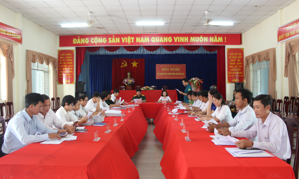 Đức Huệ: Các xã, thị trấn xét duyệt tiêu chuẩn nhập ngũ năm 2021