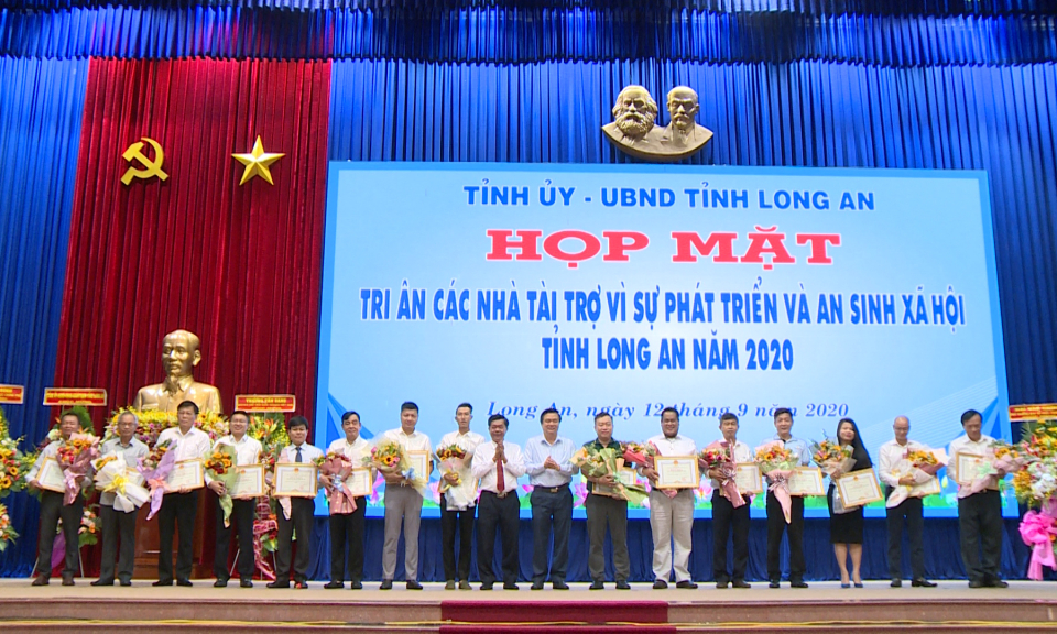 Họp mặt tri ân các nhà tài trợ vì sự phát triển và an sinh xã hội tỉnh Long An