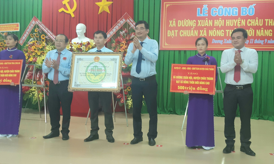 Châu Thành: Công bố quyết định xã Dương Xuân Hội đạt chuẩn xã nông thôn mới nâng cao