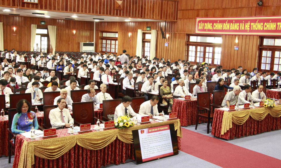 Khai mạc Đại hội đại biểu Đảng bộ Khối cơ quan và doanh nghiệp tỉnh lần thứ XI, nhiệm kỳ 2020 &#8211; 2025