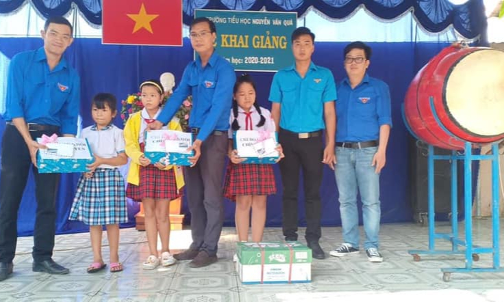 TP Tân An, Đức Hòa : Tuyên dương, trao quà học sinh vượt khó, học giỏi