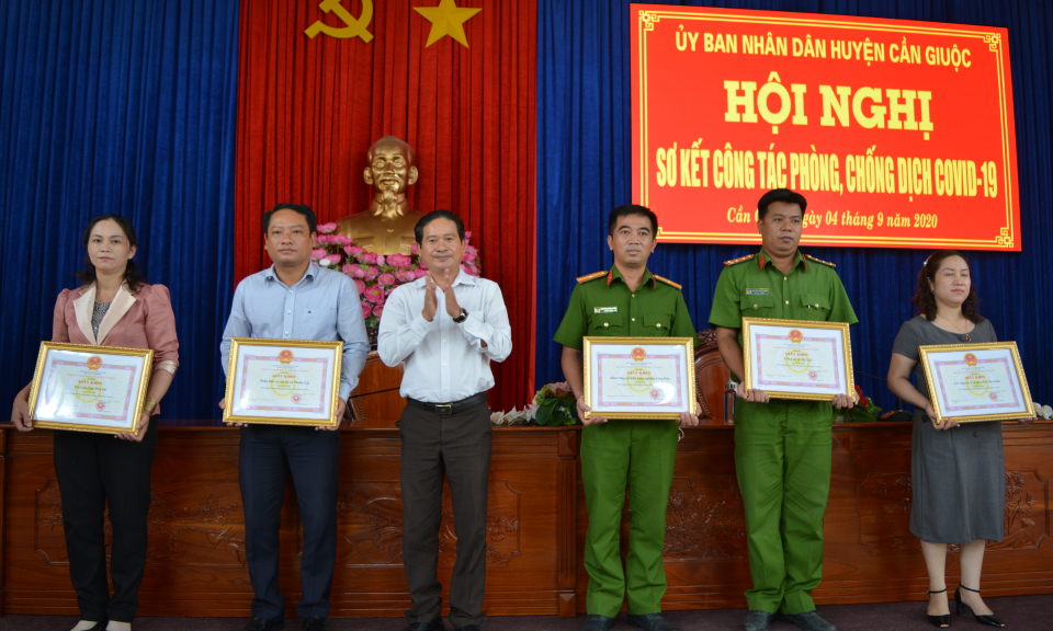 Cần Giuộc: Hội nghị sơ kết công tác phòng chống dịch bệnh Covid-19