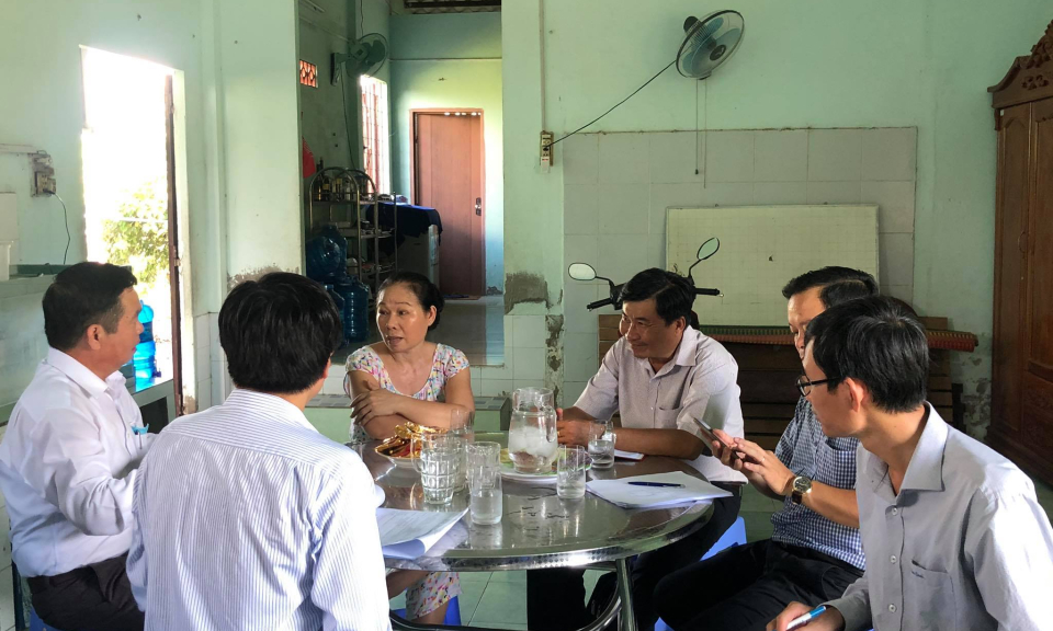 Bí thư Huyện ủy Bến Lức đối thoại với người dân về công tác giải phóng mặt bằng