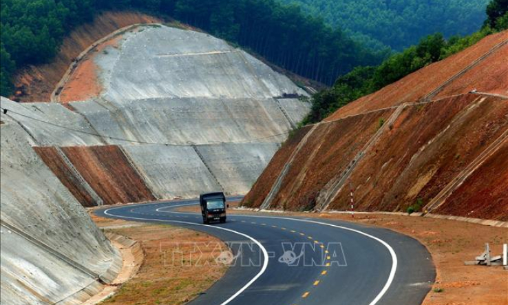 Tập trung triển khai một số đoạn đường bộ cao tốc trên tuyến Bắc &#8211; Nam phía Đông