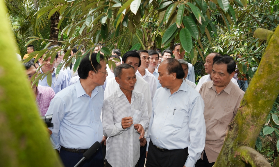 Thủ tướng kiểm tra việc chống hạn, mặn tại Tiền Giang