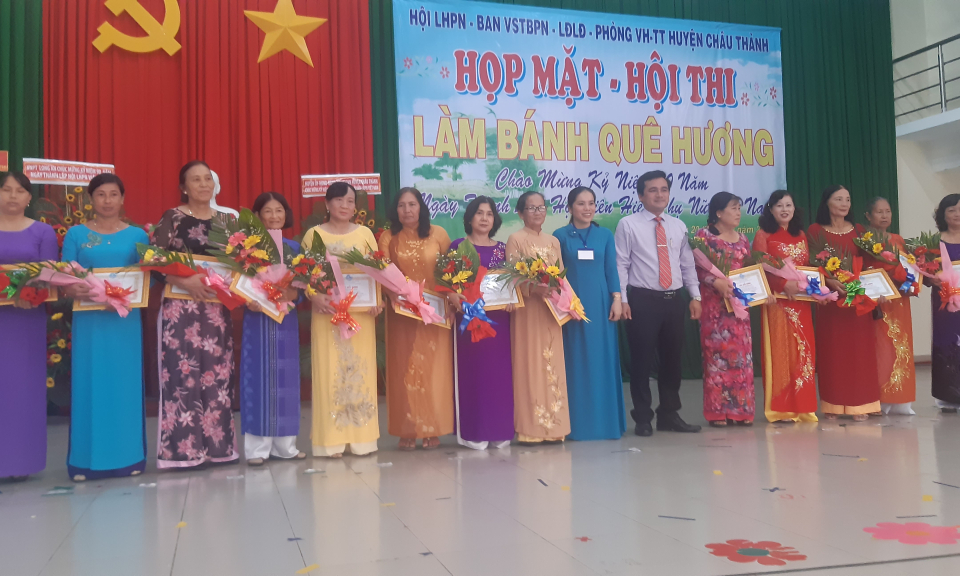 Châu Thành: Họp mặt kỷ niệm 90 năm Ngày thành lập hội phụ nữ Việt Nam