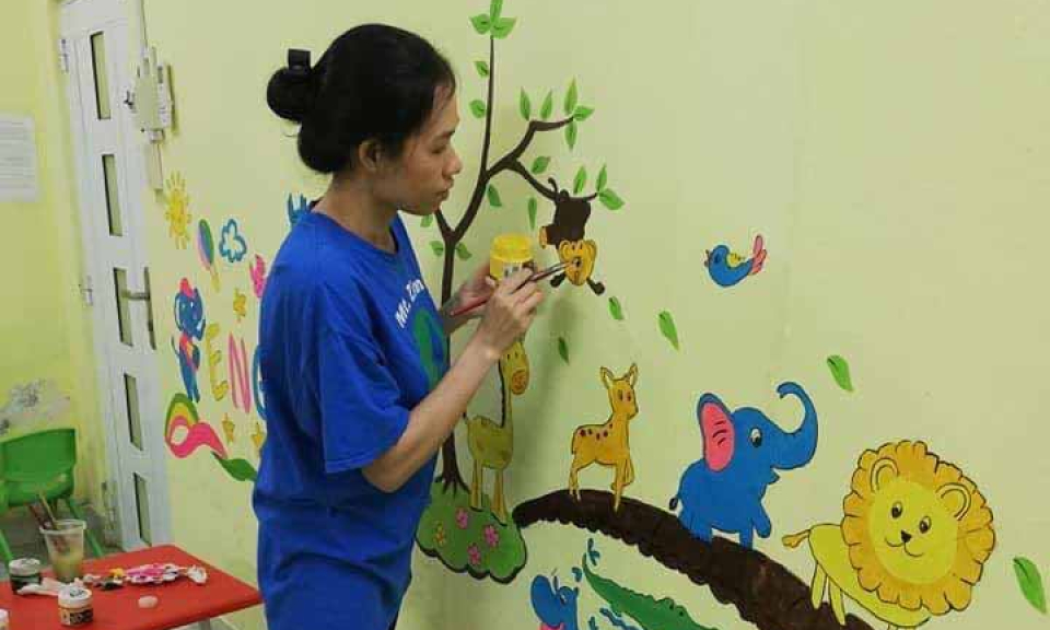 Bến Lức: Phong trào vẽ tranh bích họa trong trường học
