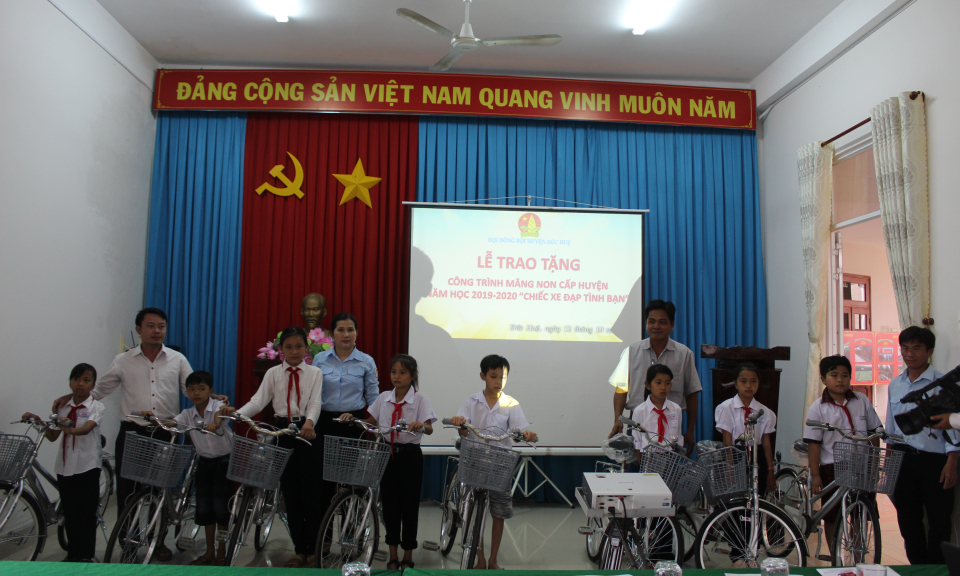 Đức Huệ: Tổng kết công tác Đội và phong trào thiếu nhi, năm học 2019 – 2020