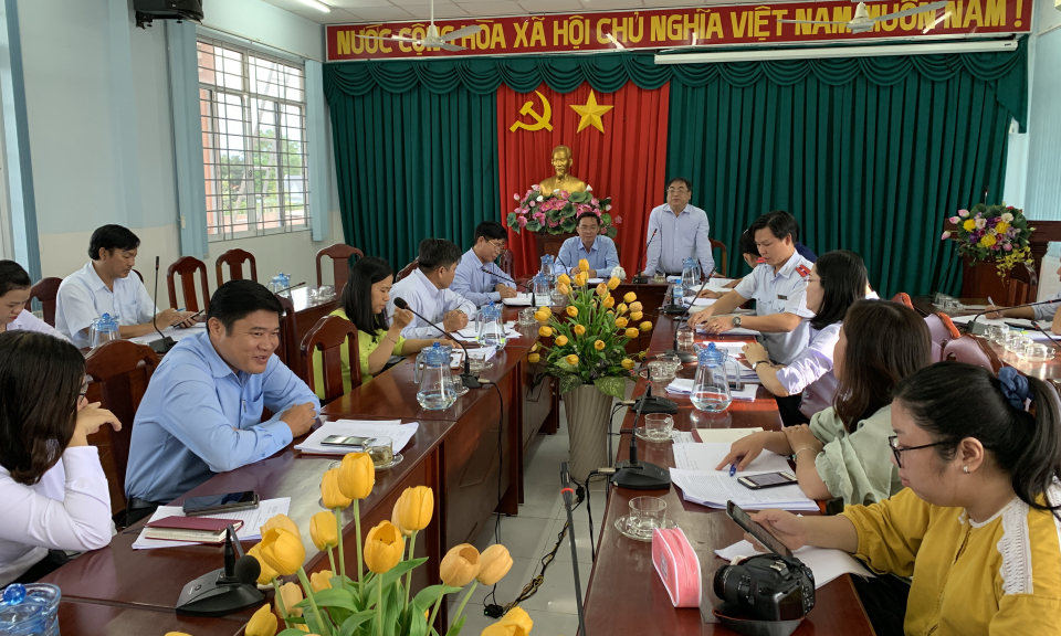 Đoàn kiểm tra liên ngành về cải cách hành chính năm 2020 làm việc tại Tân Hưng