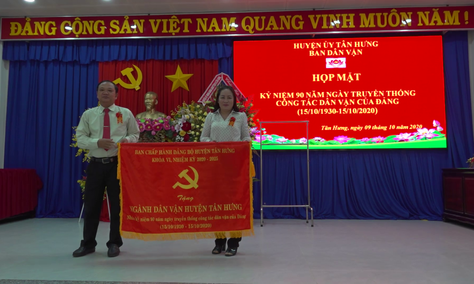 Tân Hưng: Họp mặt kỷ niệm 90 năm ngày truyền thống công tác dân vận của Đảng