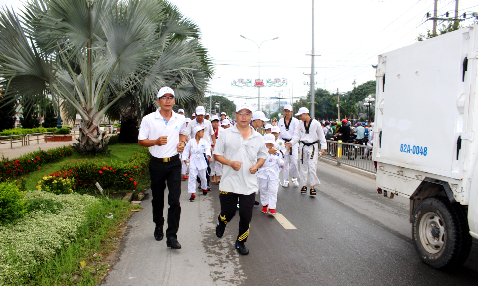 Cần Đước: Ngày chạy Olympic vì sức khoẻ toàn dân năm 2020