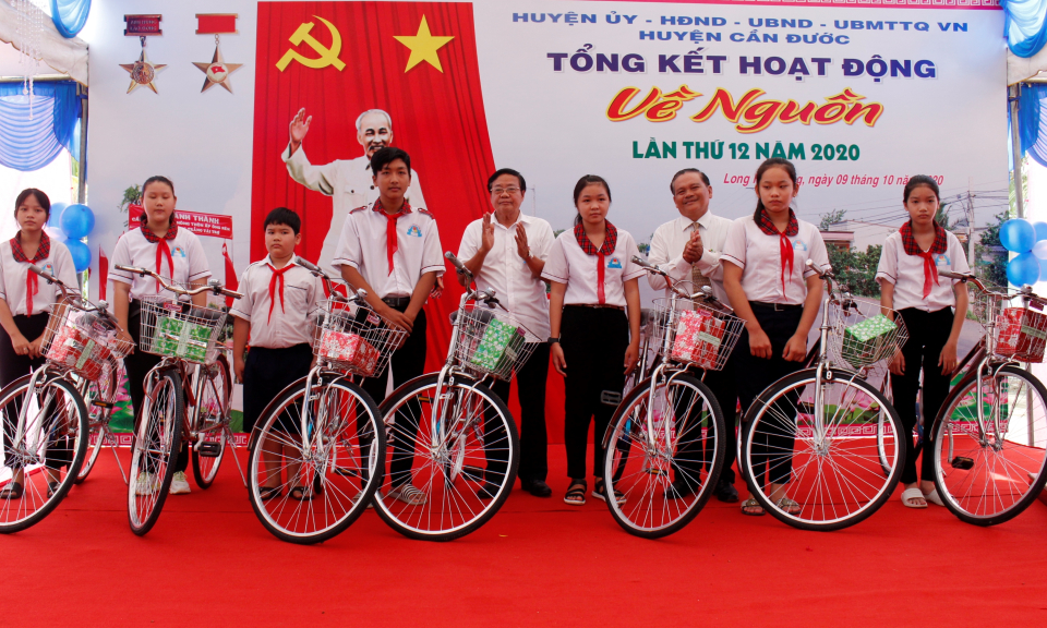 Cần Đước: Tổng kết hoạt động Về nguồn năm 2020 tại Long Hựu Đông
