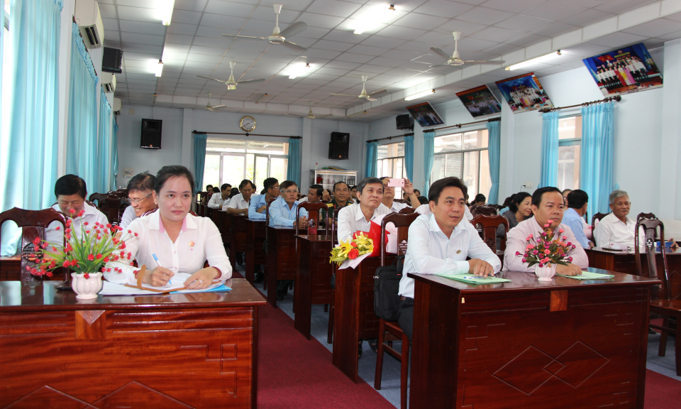 Thủ Thừa: Họp mặt kỷ niệm 90 năm truyền thống Văn phòng cấp ủy và các ban xây dựng Đảng