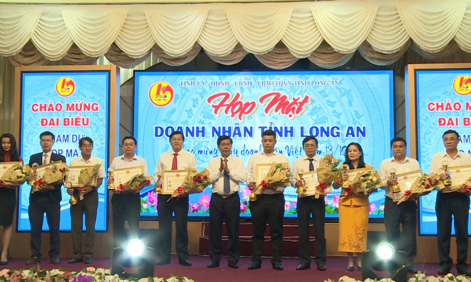 Họp mặt doanh nhân Việt Nam