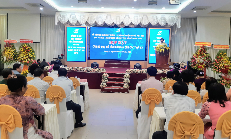 Họp mặt cán bộ phụ nữ tỉnh Long An qua các thời kỳ