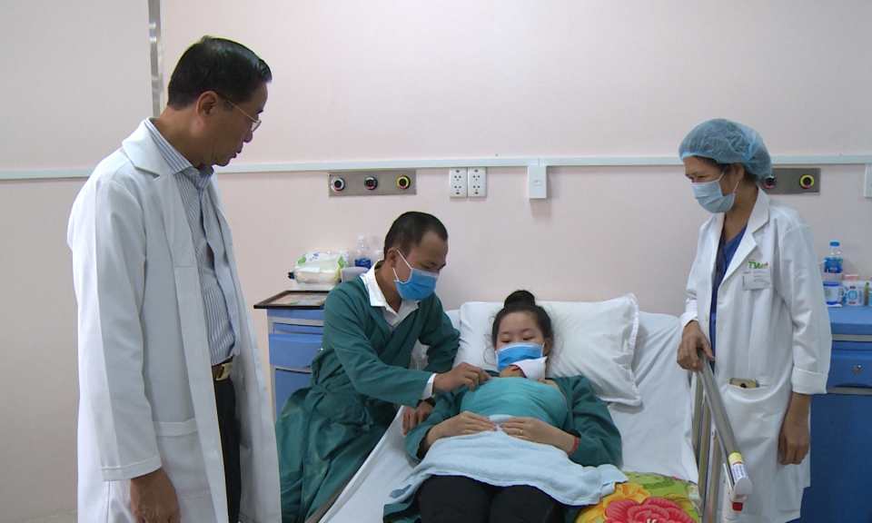 Cứu sống thành công bé gái sinh non tại bệnh viện sản nhi TWG Long An