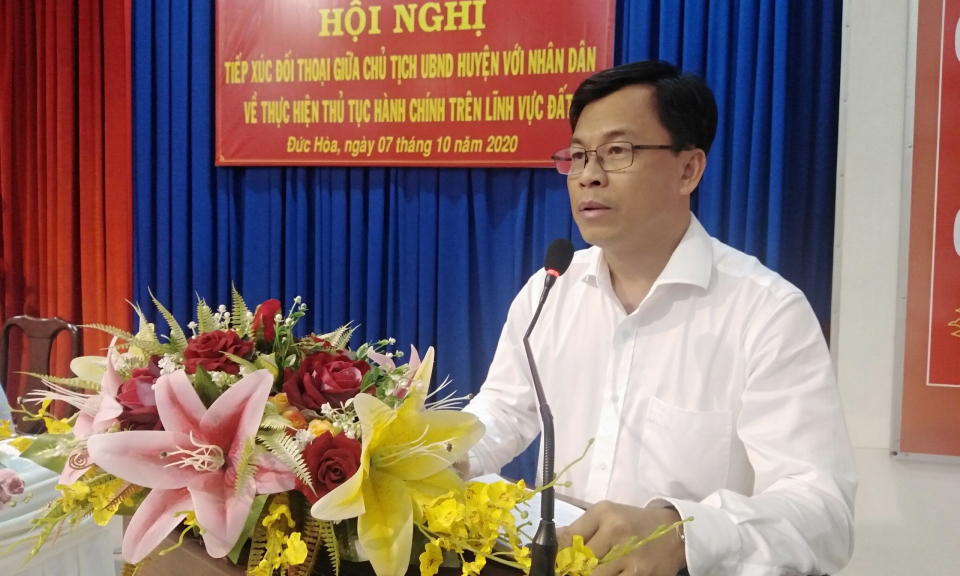 CT.UBND huyện Đức Hòa đối thoại với nhân dân về thủ tục hành chính trên lĩnh vực đất đai