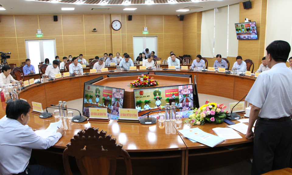 UBND tỉnh họp lệ tháng 9
