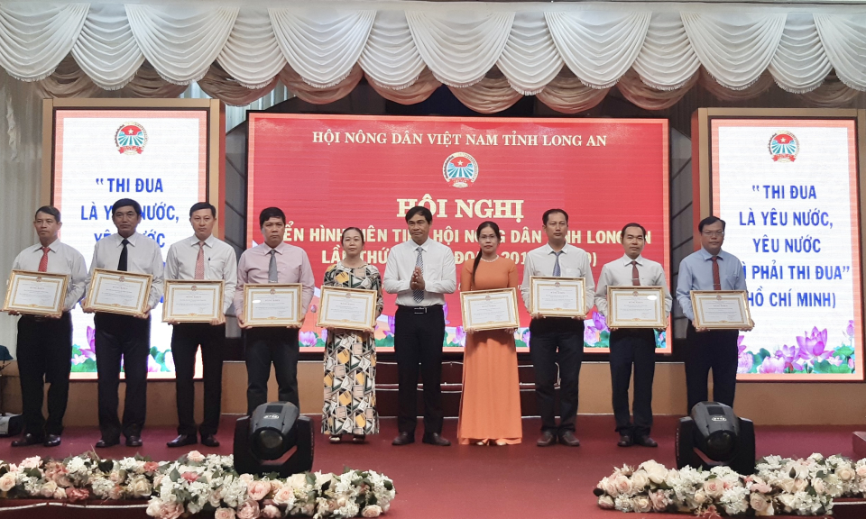 Hội nghị điển hình tiên tiến Hội nông dân tỉnh Long An lần thứ 4.