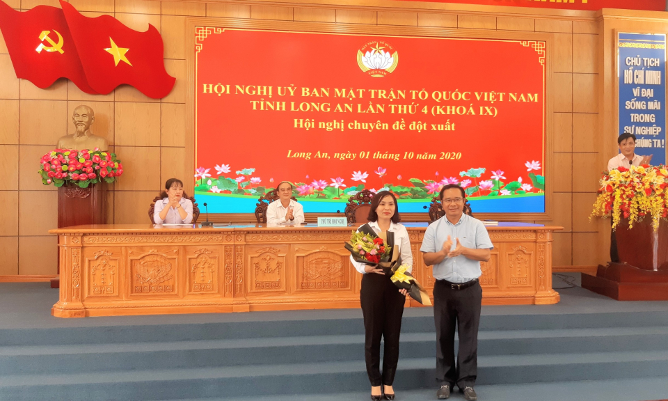 Bà Lê Thị Cẩm Tú được hiệp thương cử chức danh Phó Chủ tịch UBMTTQVN tỉnh Long An