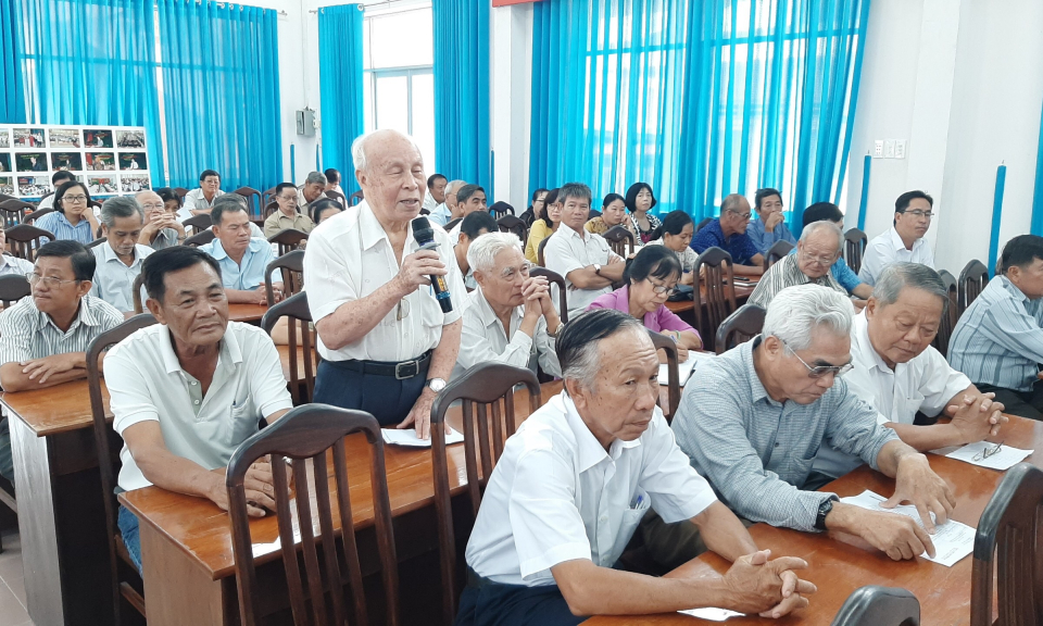 Bí thư thành ủy Tân An đối thoại trực tiếp với nhân dân về quản lý, quy hoạch đô thị