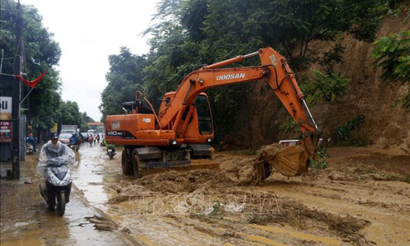 Thời tiết ngày 7/10: Vùng áp thấp gây mưa lớn trên biển và khu vực Trung Bộ