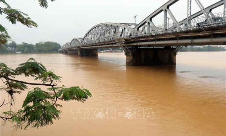 Theo dõi chặt chẽ diễn biến bão số 8 để chủ động ứng phó