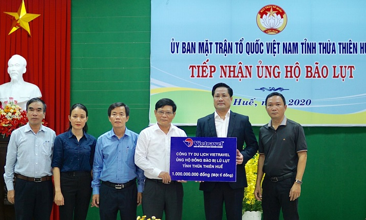 Chung tay góp sức hỗ trợ đồng bào miền Trung