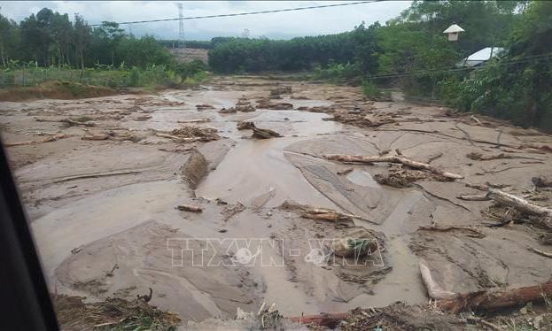 Vụ cứu hộ công nhân Thủy điện Đắk Mi 2: Khoảng 10 người thoát khỏi khu vực bị mắc kẹt