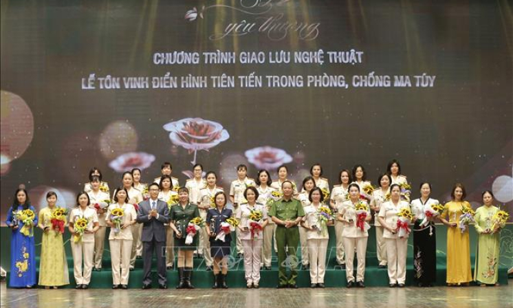 Tôn vinh điển hình tiên tiến trong phòng, chống ma túy toàn quốc