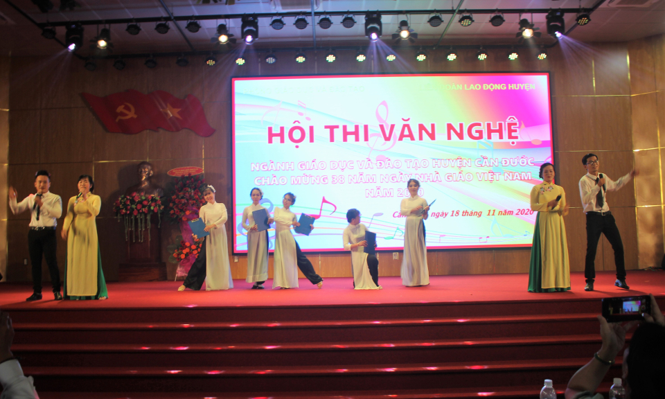 Cần Đước: Hội thi văn nghệ chào mừng 38 năm ngày Nhà giáo Việt Nam 20/11