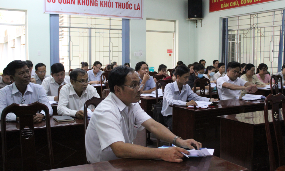 Đức Huệ: Triển khai chiến dịch uống vắc xin ngừa bại liệt bổ sung cho trẻ dưới 5 tuổi