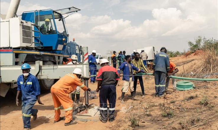 Sập mỏ vàng tại Zimbabwe khiến hàng chục người mắc kẹt