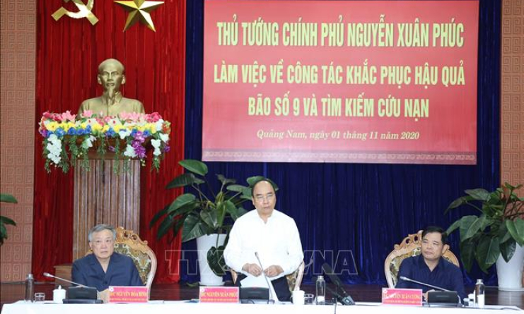 Thủ tướng Nguyễn Xuân Phúc: &#8216;Có tiền đến đâu, hỗ trợ nhanh người dân đến đó&#8217;