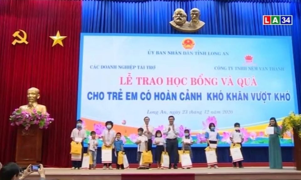 Long An: Trao học bổng cho trẻ em có hoàn cảnh khó khăn vượt khó