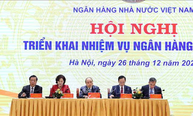 Thủ tướng dự Hội nghị triển khai nhiệm vụ ngân hàng năm 2021