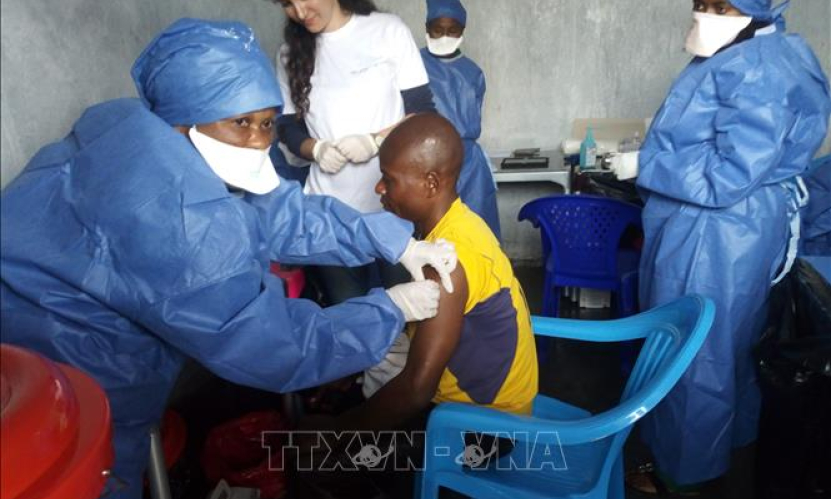 Thành lập kho dự trữ khẩn cấp toàn cầu 500.000 liều vaccine ngừa virus Ebola