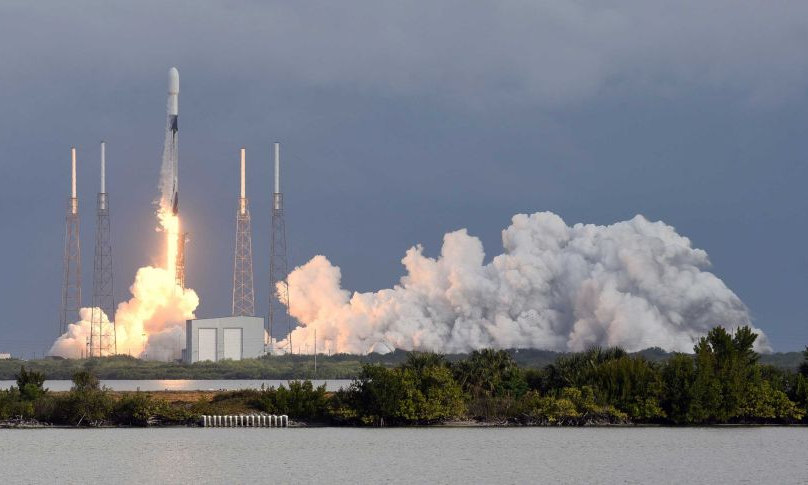 SpaceX lập kỷ lục mới, phóng 143 vệ tinh cùng một tên lửa