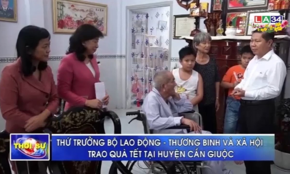 Thứ trưởng Bộ Lao động &#8211; Thương binh và Xã hội &#8211; Lê Tấn Dũng trao quà Tết tại TP.Tân An, Cần Giuộc và Cần Đước