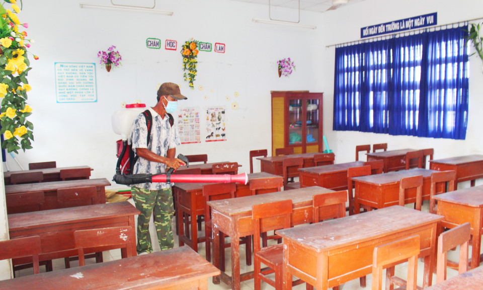 Cần Đước: Khẩn trương chuẩn bị các điều kiện cơ sở vật chất đón học sinh trở lại trường