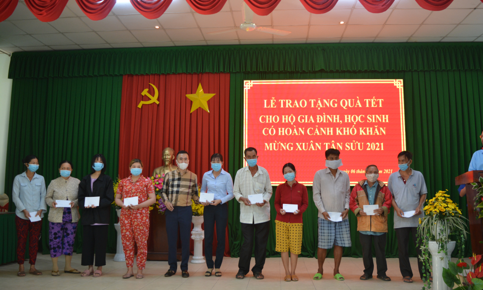 Cần Giuộc: Huy động trên 9 tỷ đồng chăm lo Tết cho các đối tượng